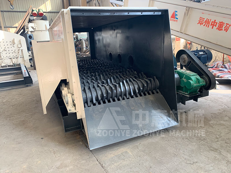 礦物垃圾分選處理成套設(shè)備滾軸篩實地工廠圖片